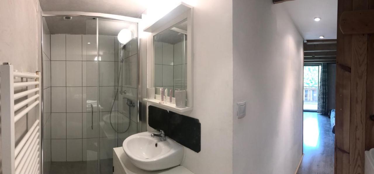 Bed and Breakfast Chez Julie Thollon-les-Memises Esterno foto